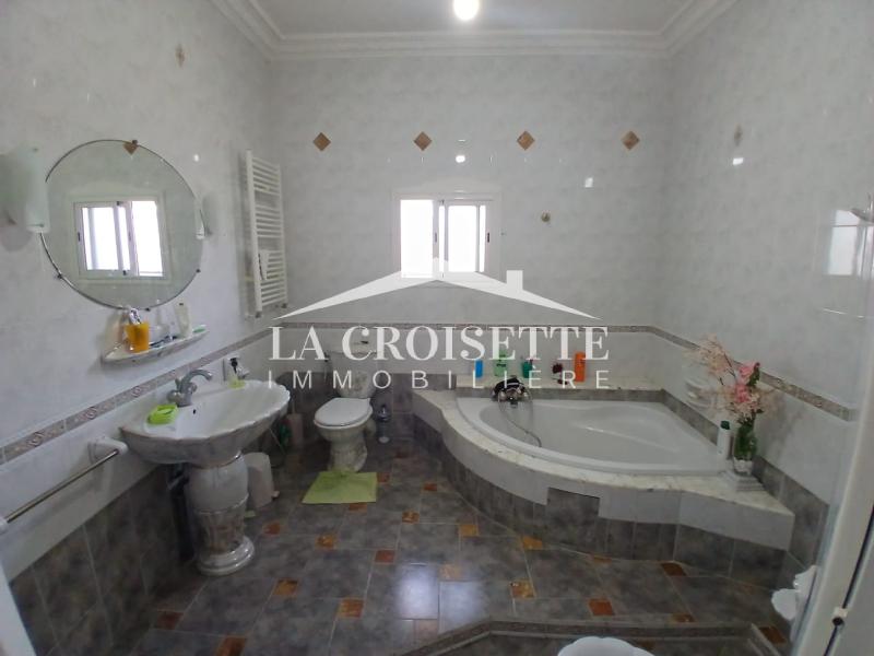Villa S+3 plain-pied à La Soukra